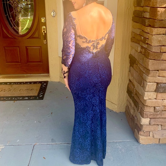 Lace Dress - Picture 3 of 5